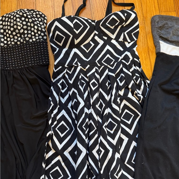 Bundle of 7 Stylish Dress/ Romper lot- all great/new condition size small - Picture 3 of 13